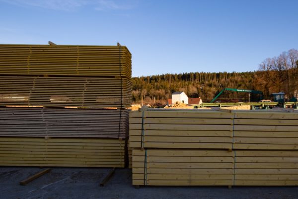 1-Scierie Descourvieres-planches